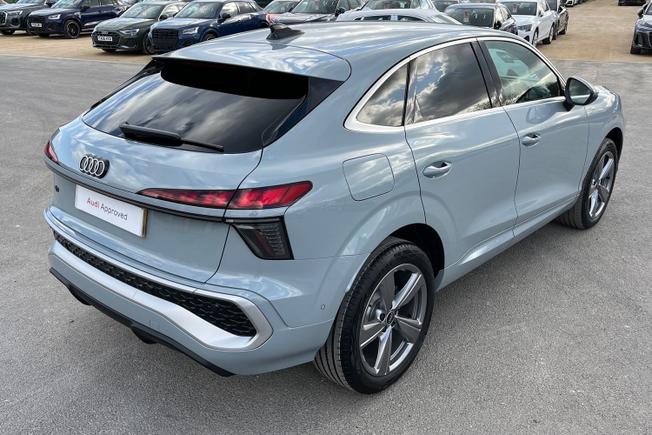 AUDI Q3 Photo 23
