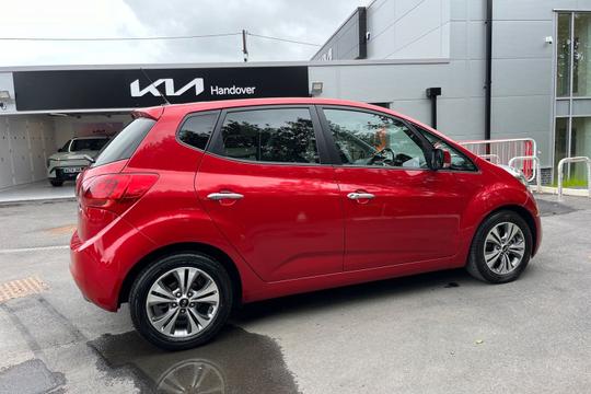 Kia Venga Photo autoimg-694186d2bdb1a7f1eeb9de9dfd5951b19d4cc447.jpg