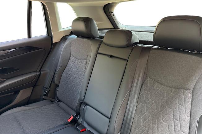 VOLKSWAGEN Tiguan Photo 9