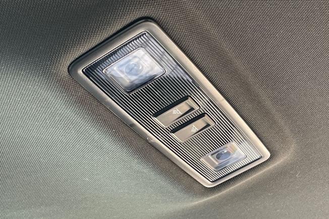 VOLKSWAGEN T-Roc Photo 31
