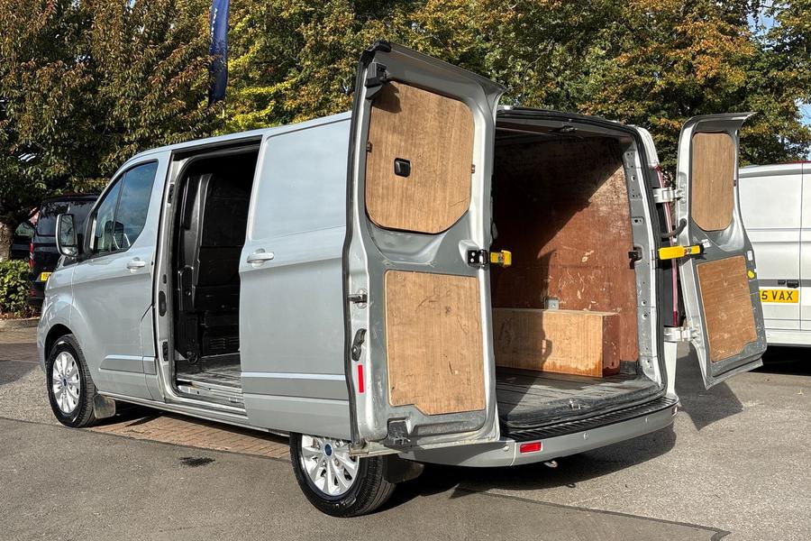 Ford TRANSIT CUSTOM Photo autoimg-694cf0c4714b1d04cac9f6ed4e7a81a62f991a40.jpg