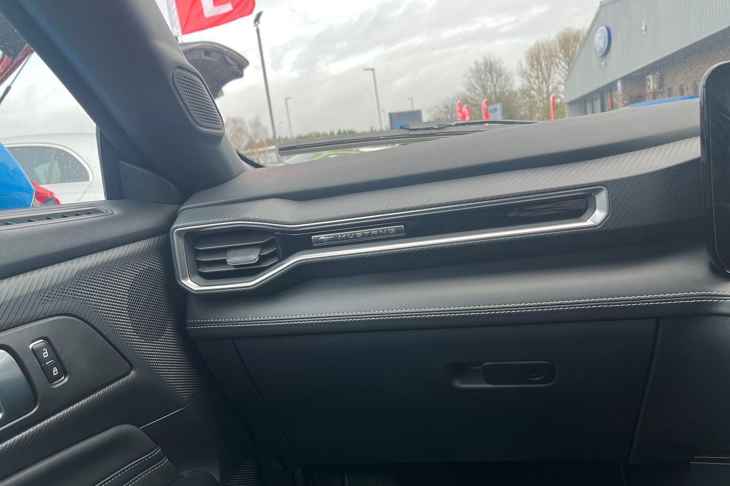 Ford MUSTANG Photo 36