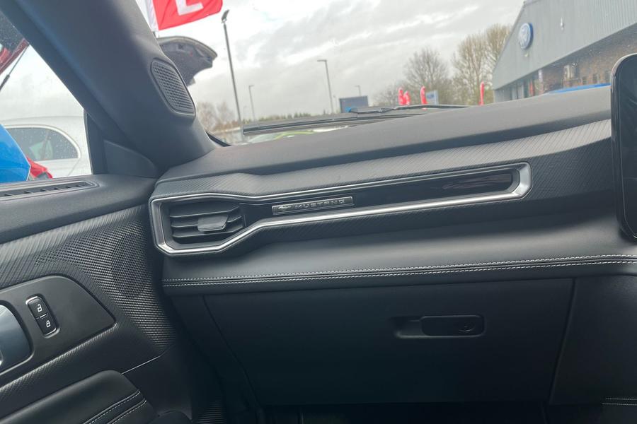 Ford MUSTANG Photo autoimg-694ef3b2088786fd514ae632c5eed2757b03aa26.jpg