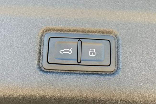 AUDI Q6 E-Tron Photo 43