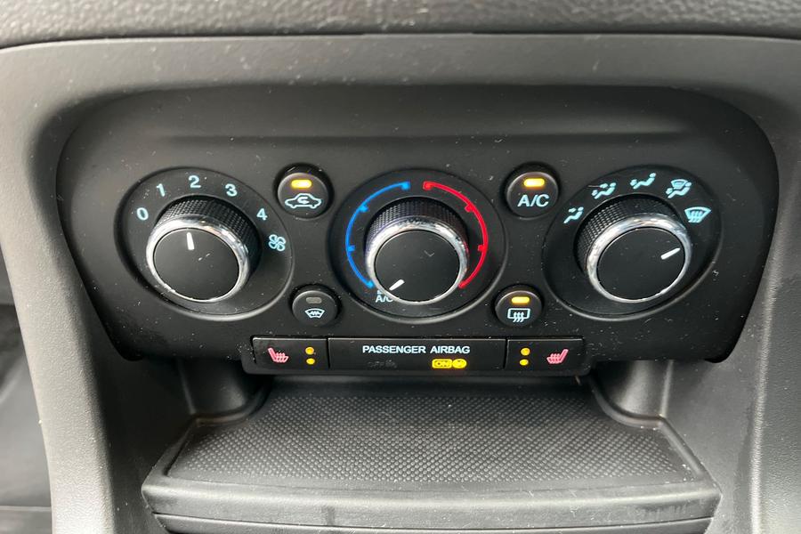 Ford KA+ Photo autoimg-695375e86c441da99e0fa614358949d6bed28ba4.jpg