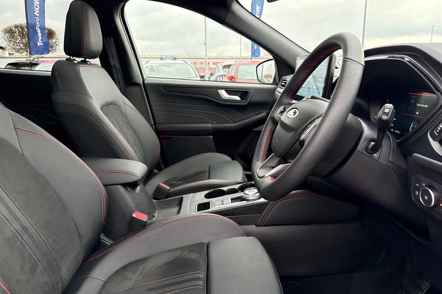 Ford KUGA Photo autoimg-6953cc0e0864c5d9007947e279782dd360247bfc.jpg