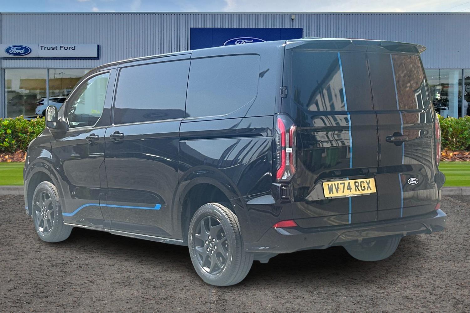 Ford TRANSIT CUSTOM Photo 1