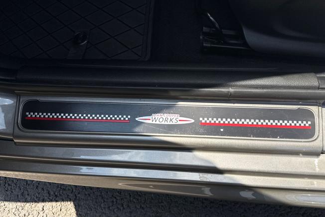 MINI Hatch Photo 25