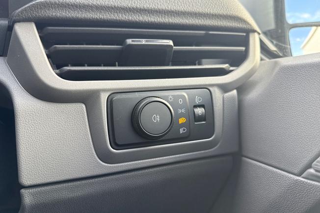 VOLKSWAGEN Transporter Photo 37