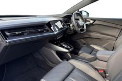 AUDI Q4 e-tron Photo 2