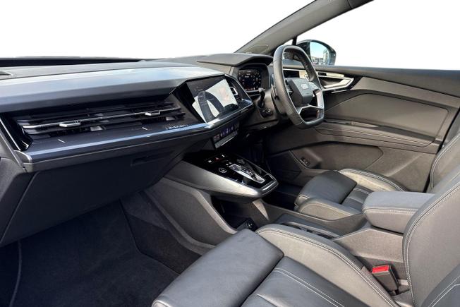 AUDI Q4 e-tron Photo 2