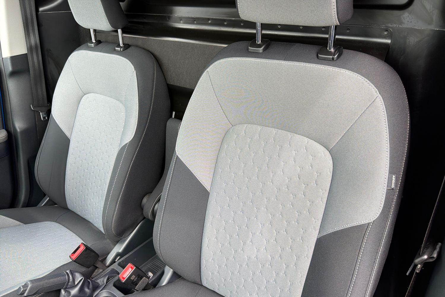 Ford TRANSIT COURIER Photo 9
