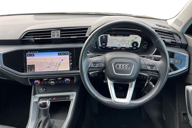 AUDI Q3 Photo 11