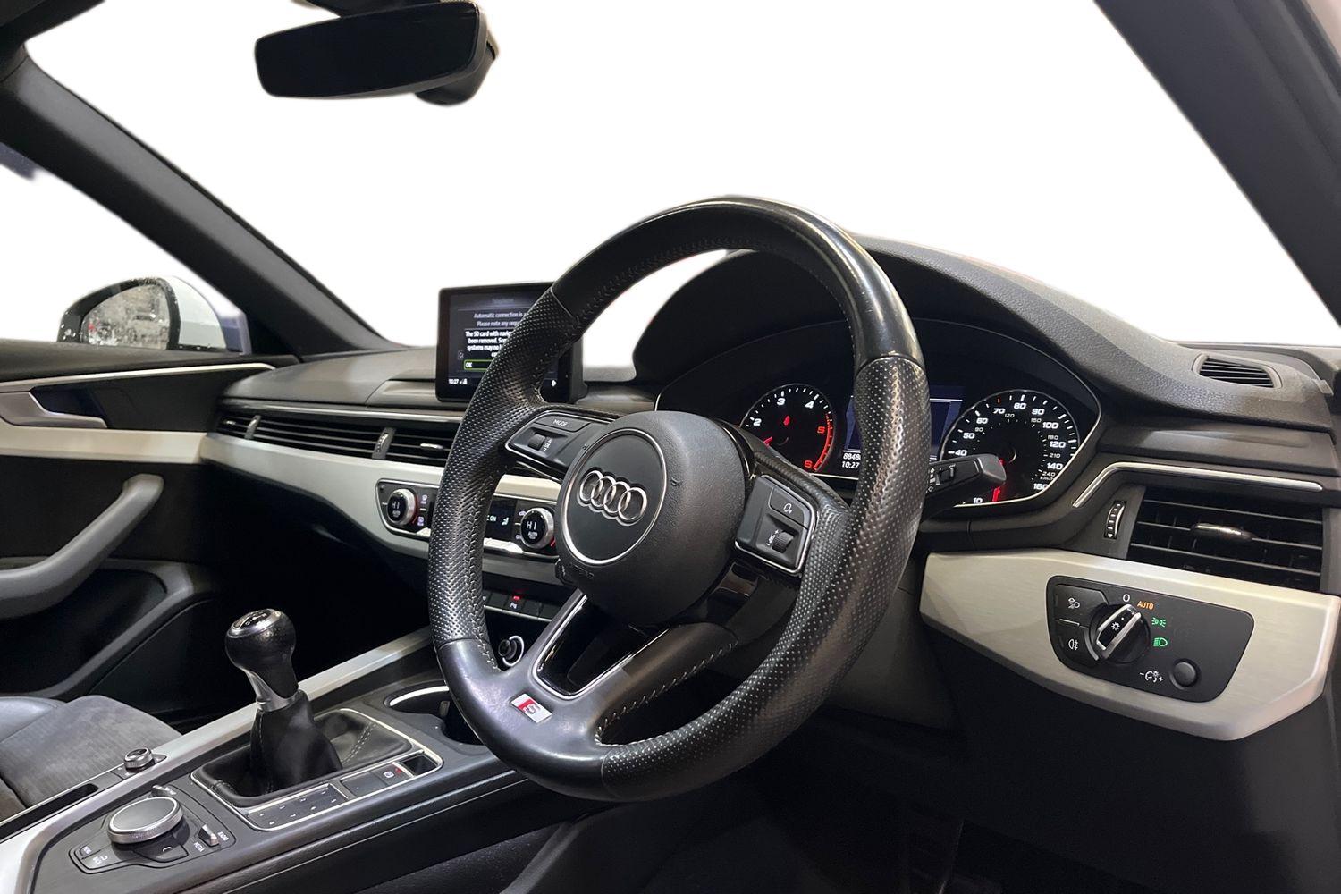 Audi A4 Photo 8