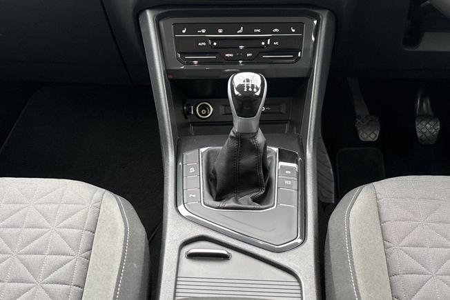 VOLKSWAGEN Tiguan Photo 25