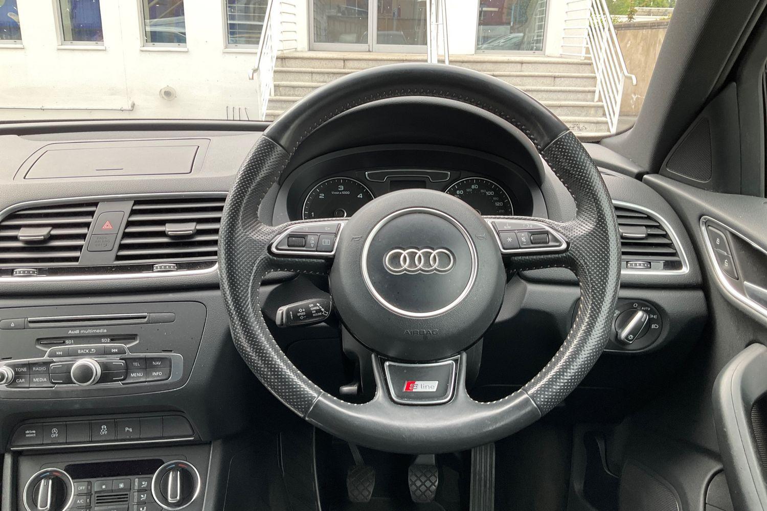 Audi Q3 Photo 11