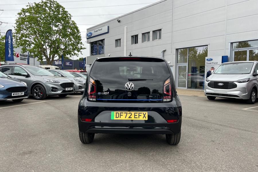 Volkswagen UP Photo autoimg-696d3bab314e153b8a0cf5ca03f1bf5b340e79eb.jpg