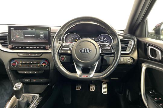 Kia Ceed Photo autoimg-69739b24eb18ec114be3e785dd29ff8e9b63621b.jpg