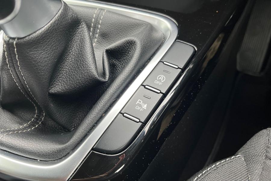 Kia CEED Photo autoimg-69755df5724287b4583730a6e3106902edd5eb09.jpg