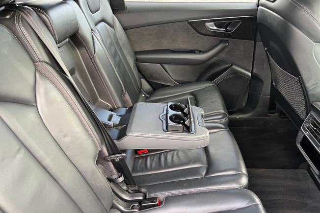 AUDI Q7 Photo 49