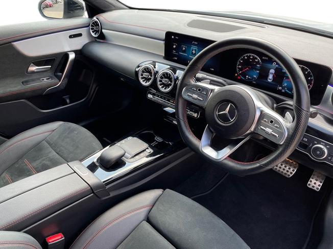MERCEDES-BENZ CLA Photo 6