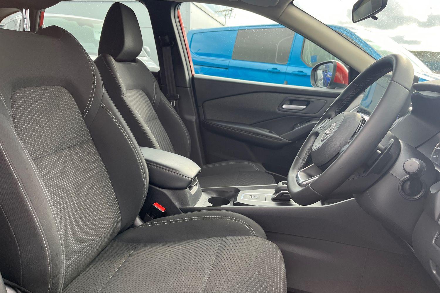 Nissan QASHQAI Photo 16