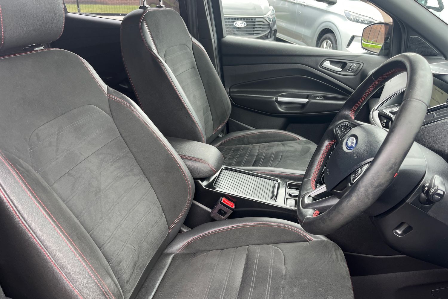 Ford KUGA Photo 16