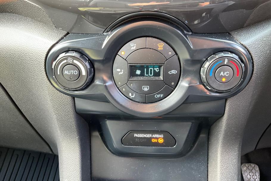 Used Ford ECOSPORT 25