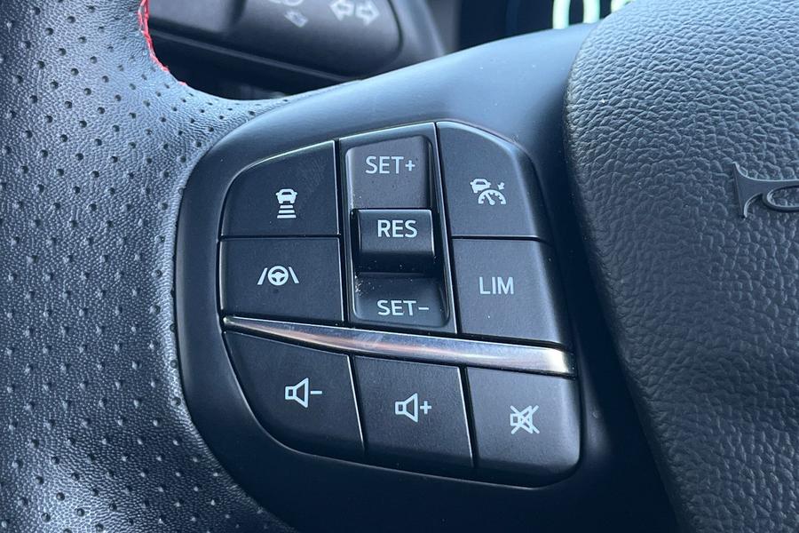 Ford Focus Photo autoimg-6985f038cfe450c87d74a454b1c32829383af75f.jpg
