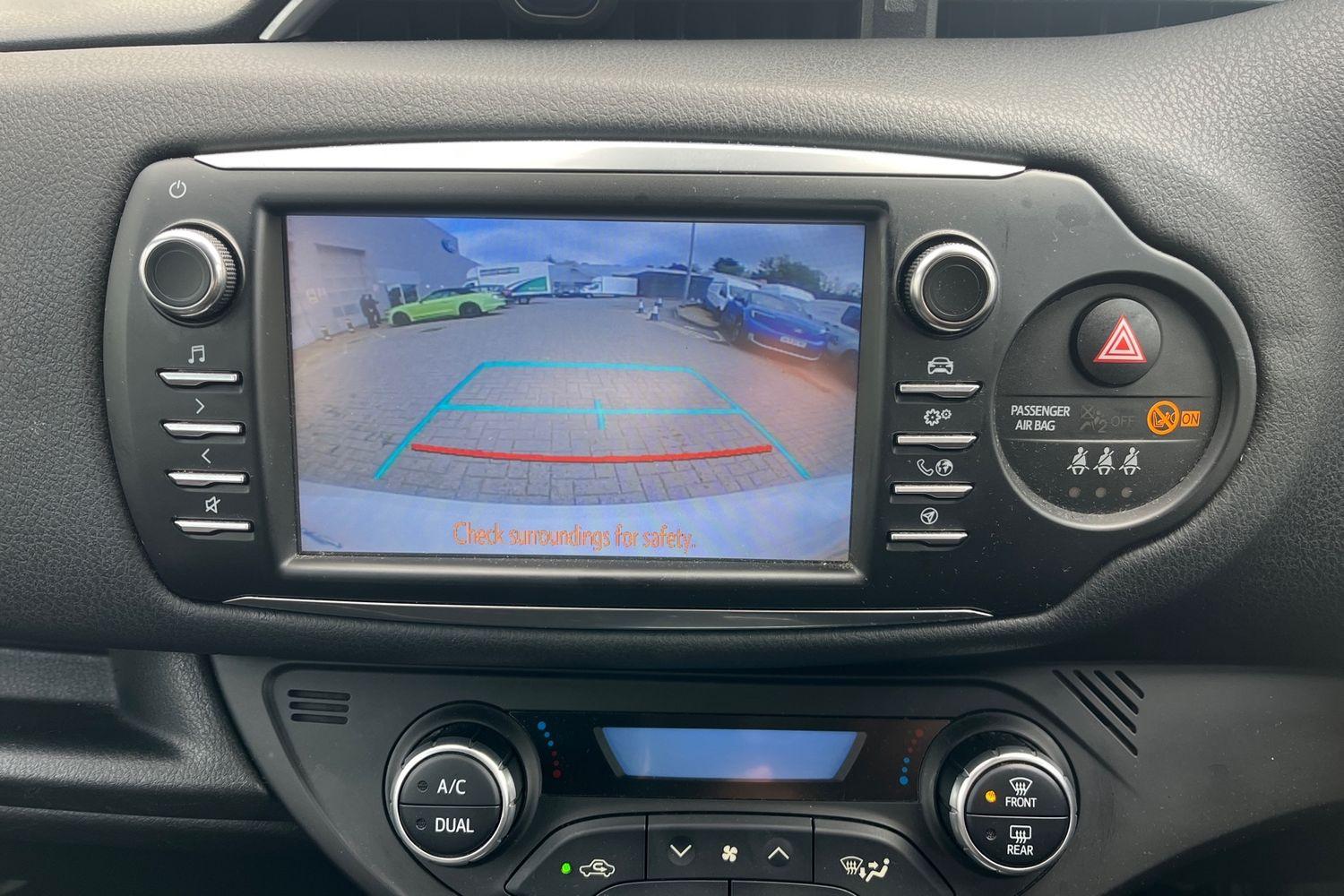 Toyota Yaris Photo 24