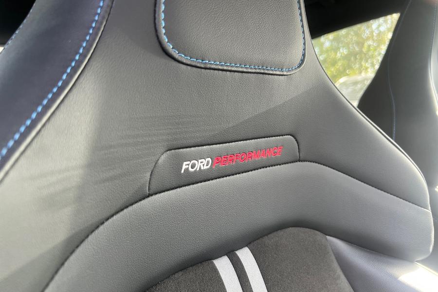 Ford FOCUS Photo autoimg-6986d8b6712fc7b58963643fd4be0b201e91229c.jpg