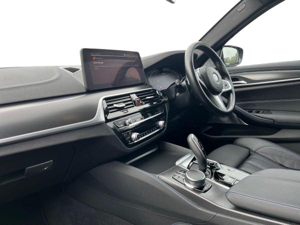 BMW 5 Series Photo autoimg-698af0c41904e2331ac4db428baa70d9175f140a.jpg