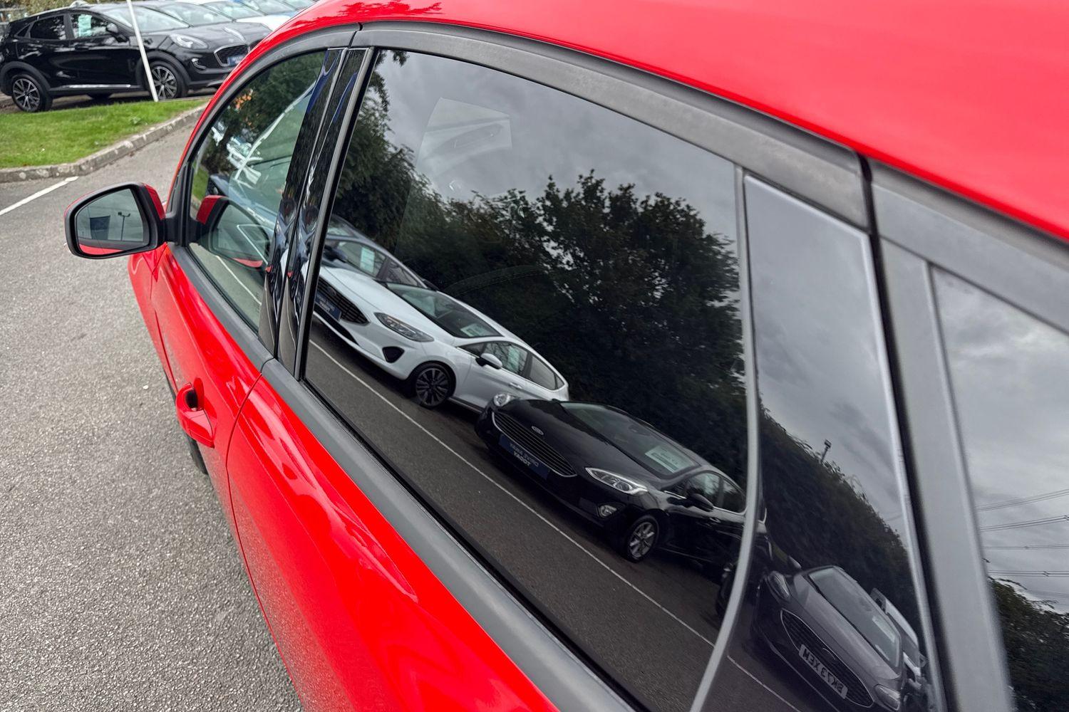 Ford FOCUS Photo 24