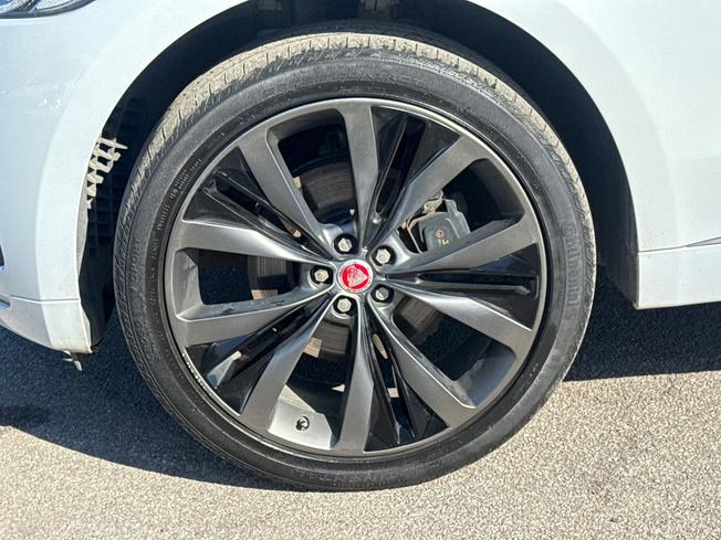 JAGUAR F-Pace Photo 24