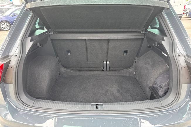VOLKSWAGEN Tiguan Photo 12