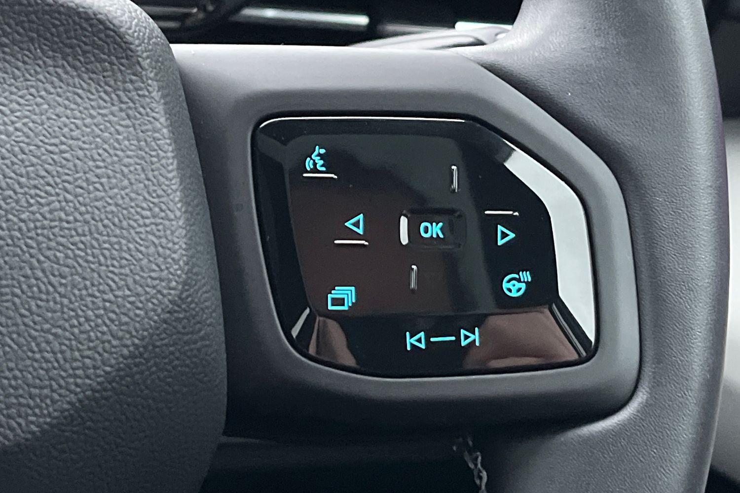 Ford EXPLORER Photo 37