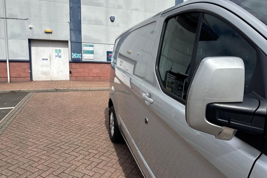 Used FORD TRANSIT CUSTOM BT21UFW 24