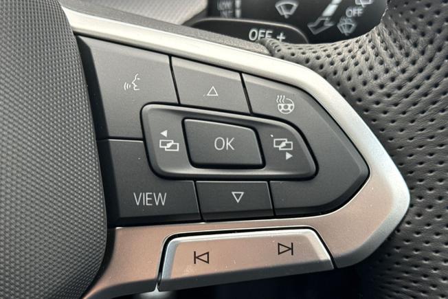 VOLKSWAGEN Golf Photo 17