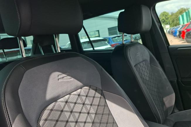 VOLKSWAGEN Tiguan Photo 24
