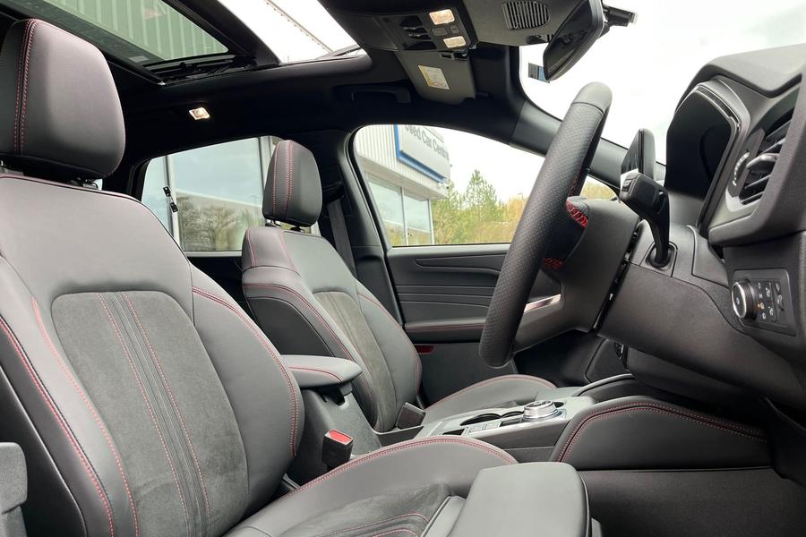 Ford Kuga Photo autoimg-69aafe0de8e186c0035443a396ab19e0f912974c.jpg