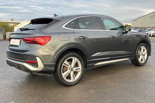 AUDI Q3 Photo 56