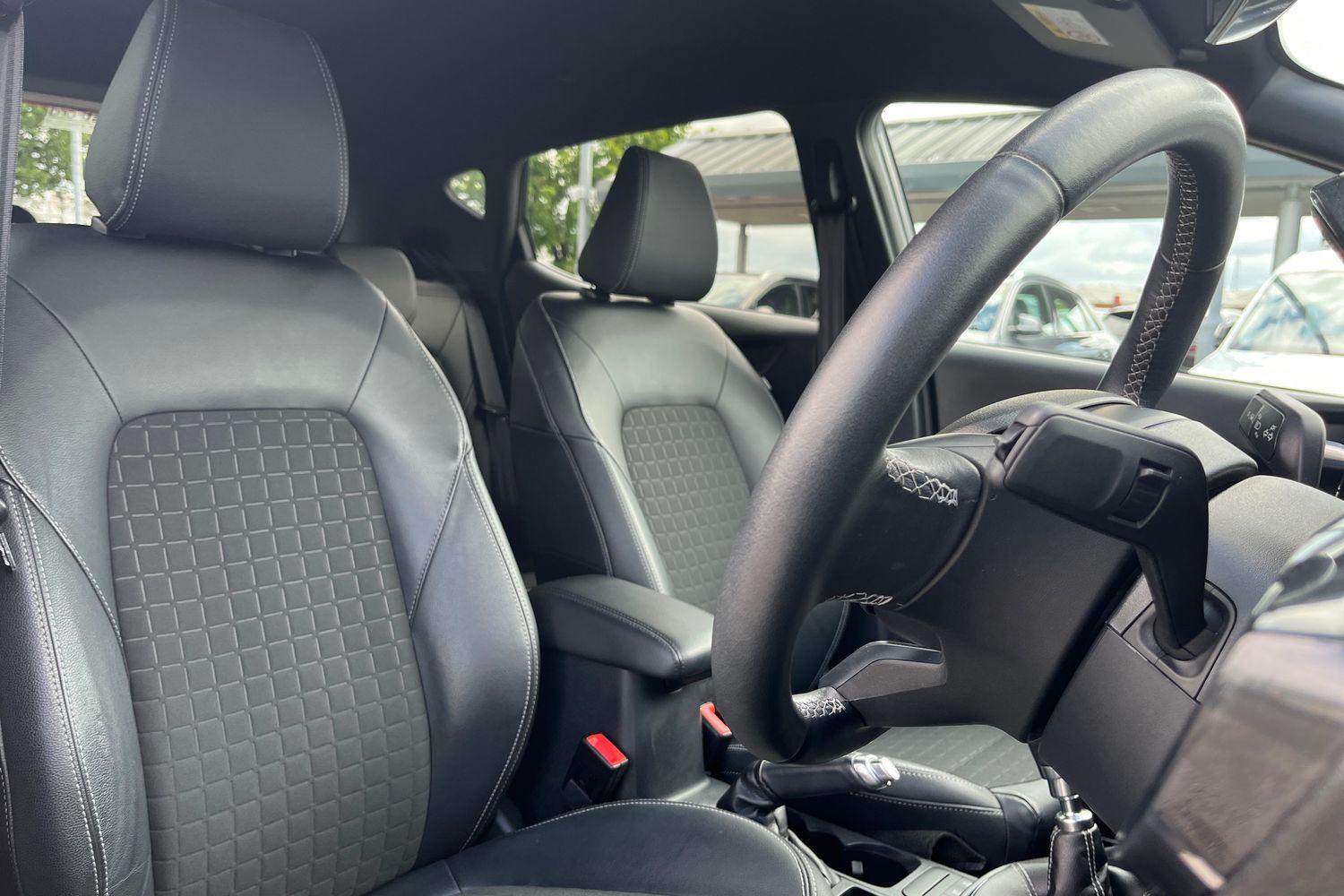 Ford Fiesta Photo 16