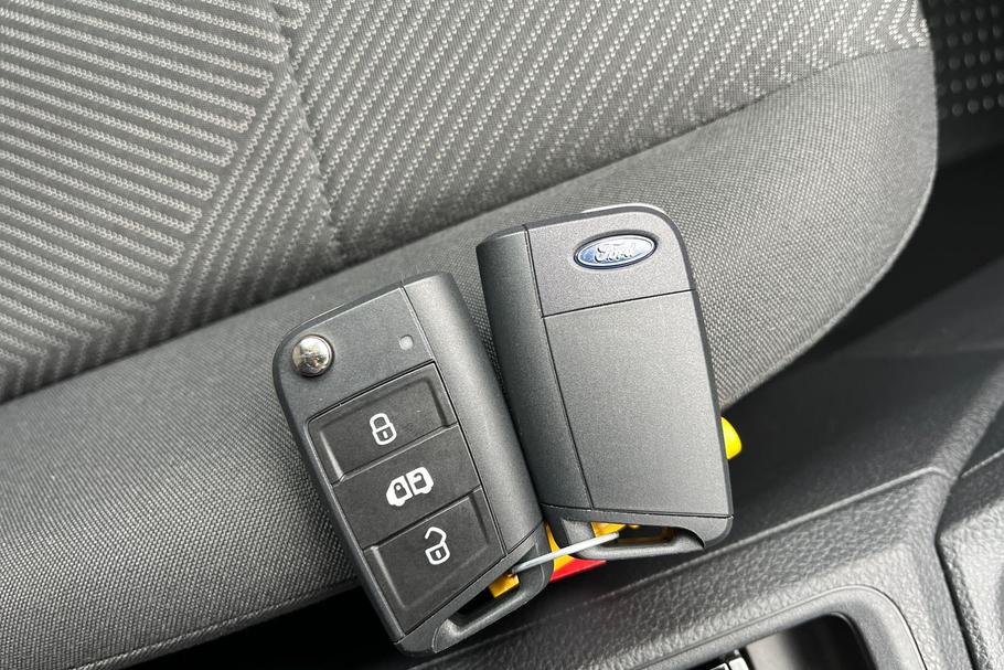 Used FORD TRANSIT CONNECT HS25CGF 19