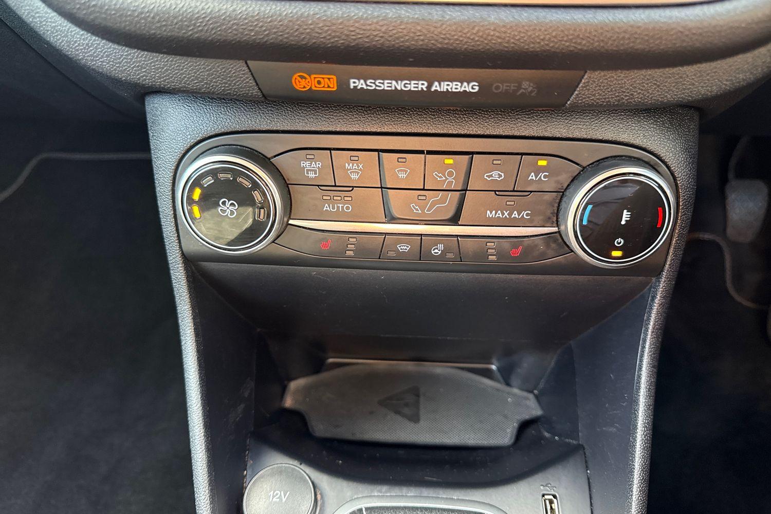 Ford FIESTA Photo 25