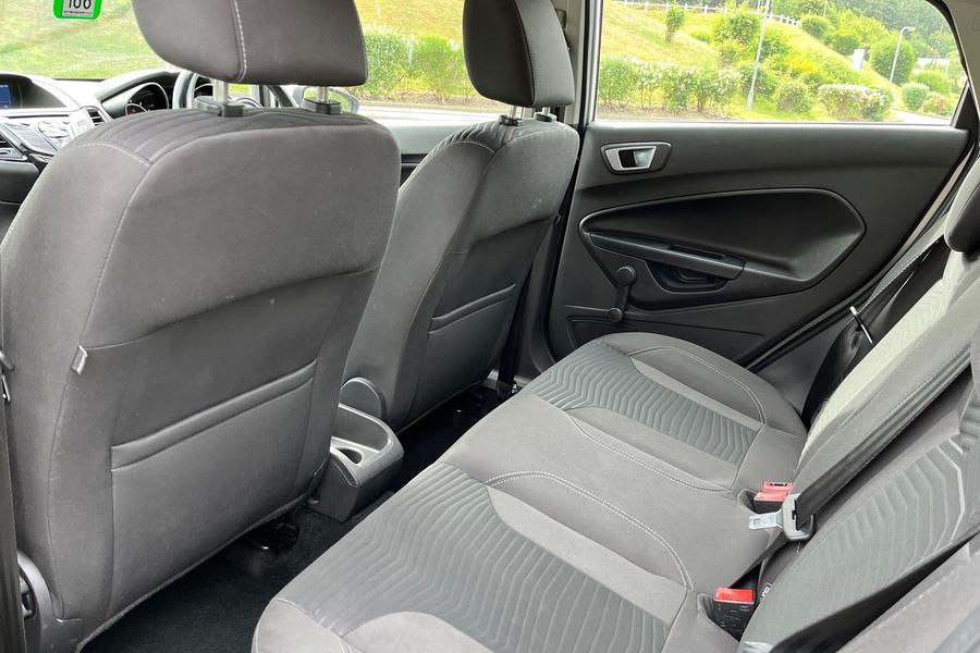 Ford FIESTA Photo autoimg-69b58c5744217c99266797f36a9b91e00bb1160a.jpg