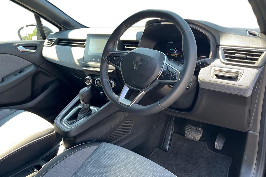 Renault CLIO Photo autoimg-69b86d99590320fa639362d1bb776bdee707ca86.jpg