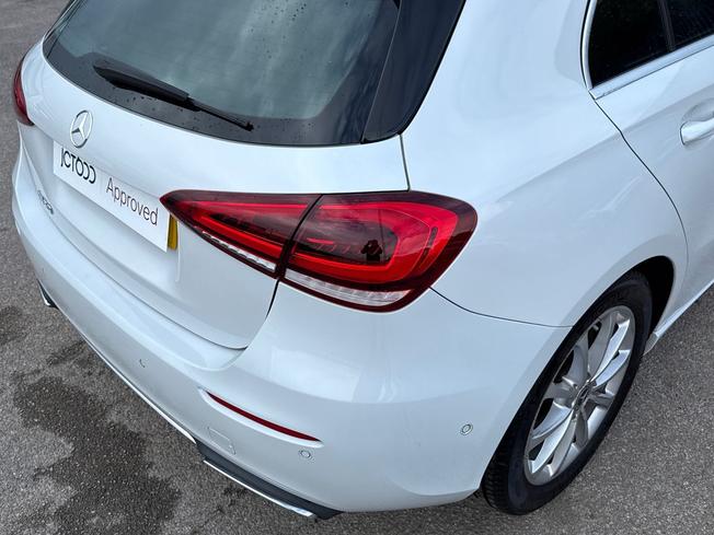 Mercedes-Benz A Class Photo 22