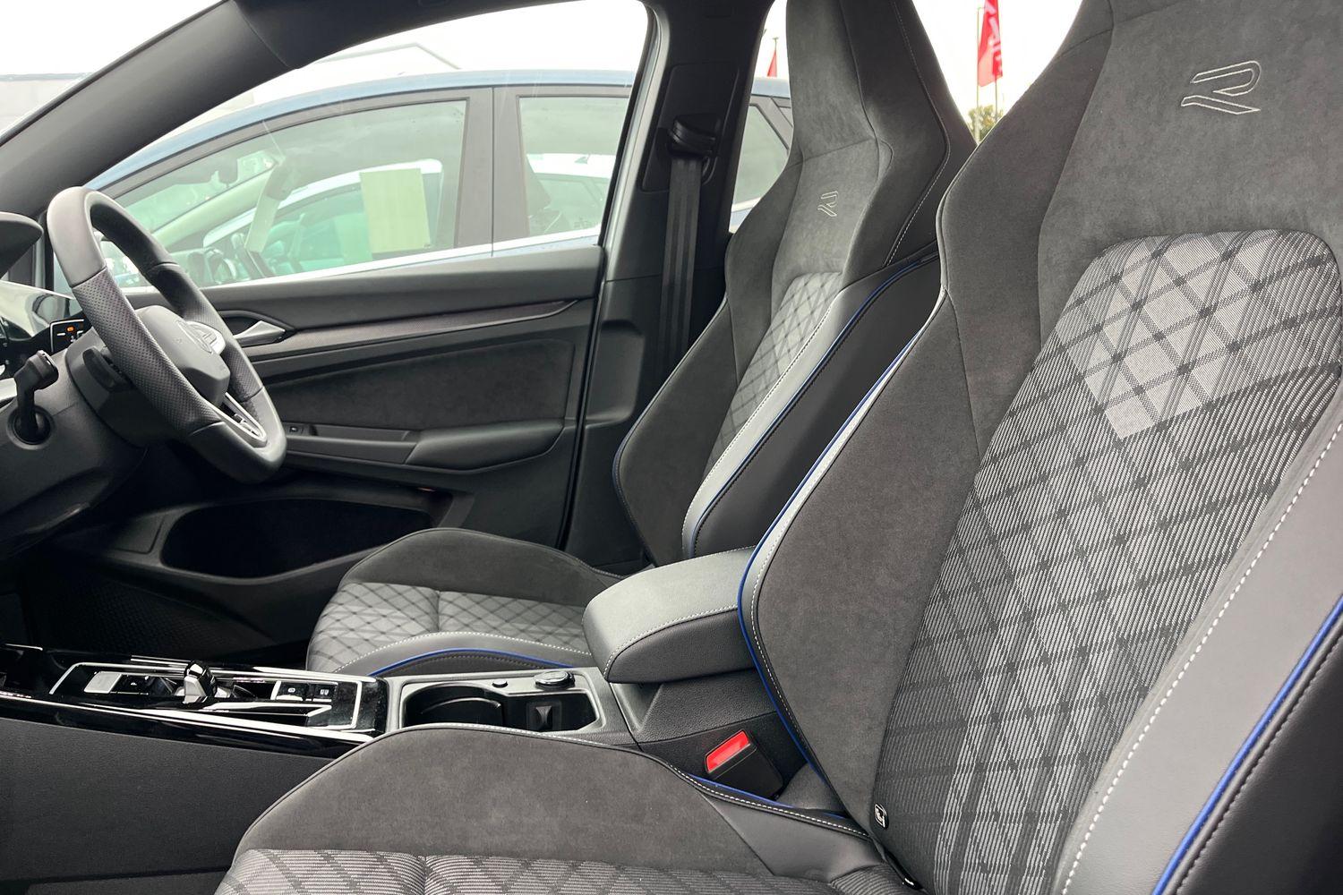 Volkswagen GOLF Photo 18