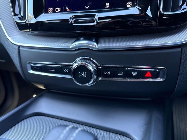 VOLVO XC60 Photo 35
