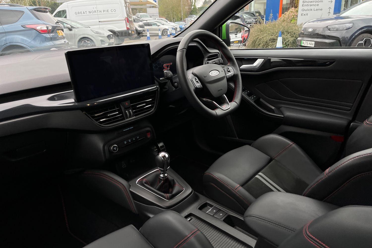 Ford Focus Photo 17